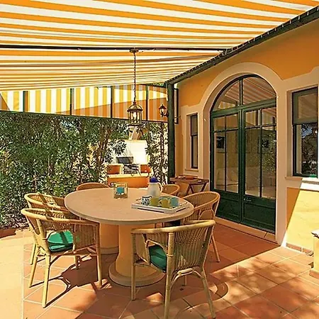 Sleeps 10 Pool Air Con Wifi Lagos