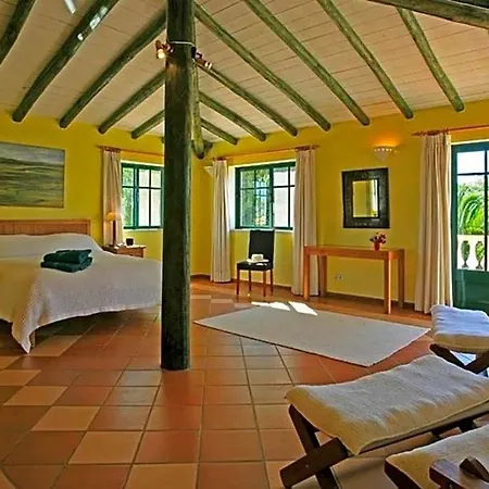 Villa Sleeps 10 Pool Air Con Wifi *